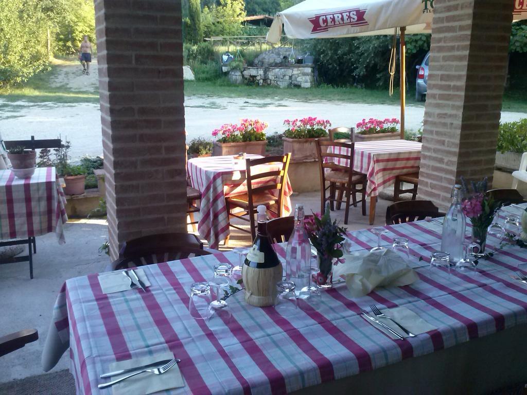 Agriturismo Santa Caterina Castelnuovo di Val di Cecina Bagian luar foto