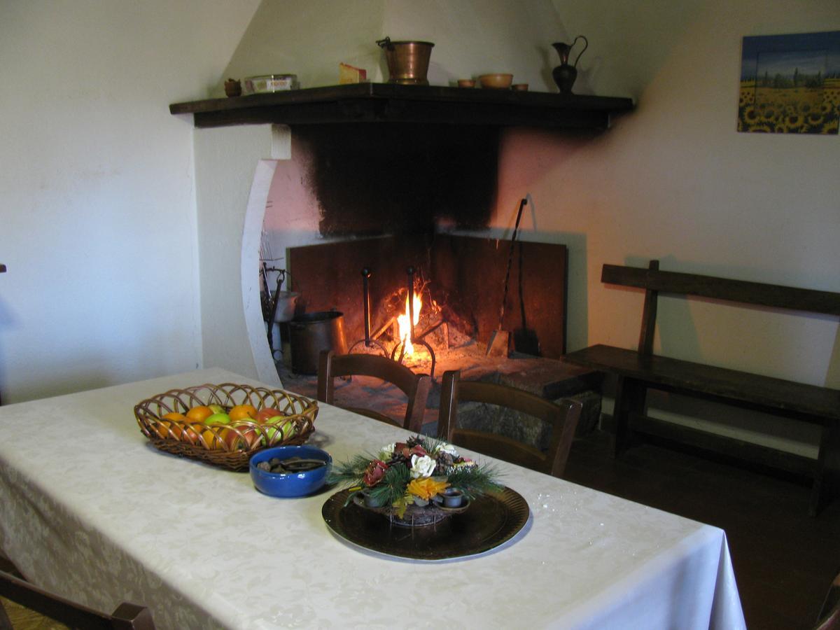 Agriturismo Santa Caterina Castelnuovo di Val di Cecina Bagian luar foto